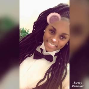 Meet your Posher, Ashley